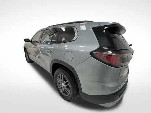 Used 2025 GMC Acadia Elevation image 9