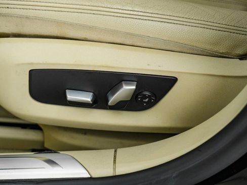 Used 2017 BMW 740i xDrive image 24