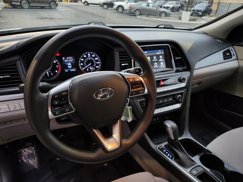 Used 2018 Hyundai Sonata SE image 17