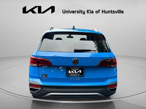 Used 2022 Volkswagen Taos SE FWD image 7