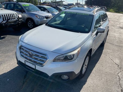 Used 2017 Subaru Outback 2.5i Premium AWD/4WD image 5