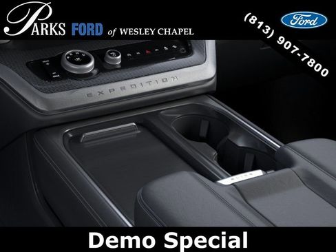 New 2026 Ford Expedition Platinum w/ Stealth Appearance Package AWD/4WD image 15