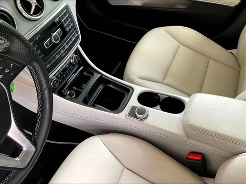 Used 2015 Mercedes-Benz GLA 250 4MATIC image 17