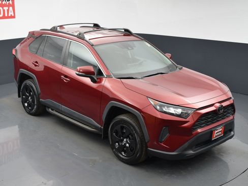 Used 2019 Toyota RAV4 LE w/ All Weather Liner Package image 21