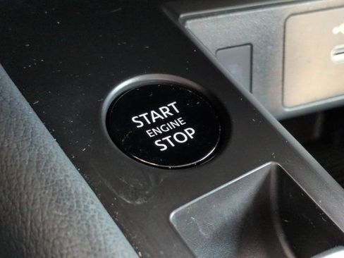 Used 2025 Nissan Kicks SR FWD image 25