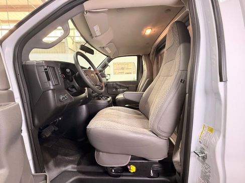 New 2025 Chevrolet Express 3500 Work Van w/ Power Convenience Package image 17
