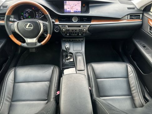 Used 2013 Lexus ES 300h w/ Luxury Pkg image 8