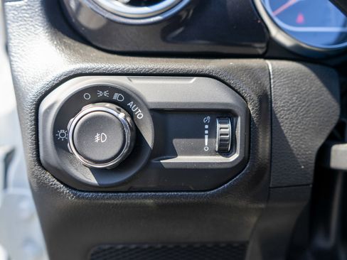 Used 2023 Jeep Wrangler Unlimited Sahara image 16