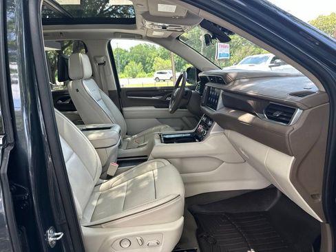 Used 2021 GMC Yukon XL Denali w/ Denali Ultimate Package AWD/4WD image 29