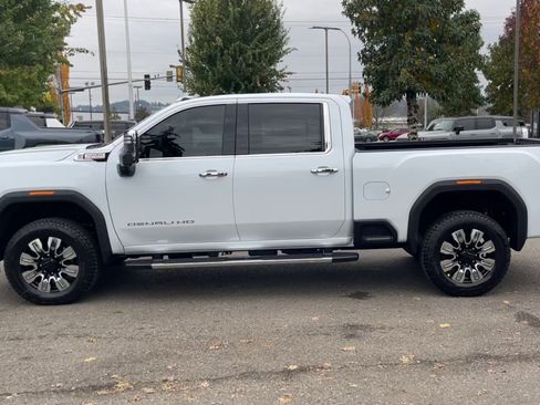 New 2026 GMC Sierra 3500 Denali w/ Denali Reserve Package AWD/4WD image 74