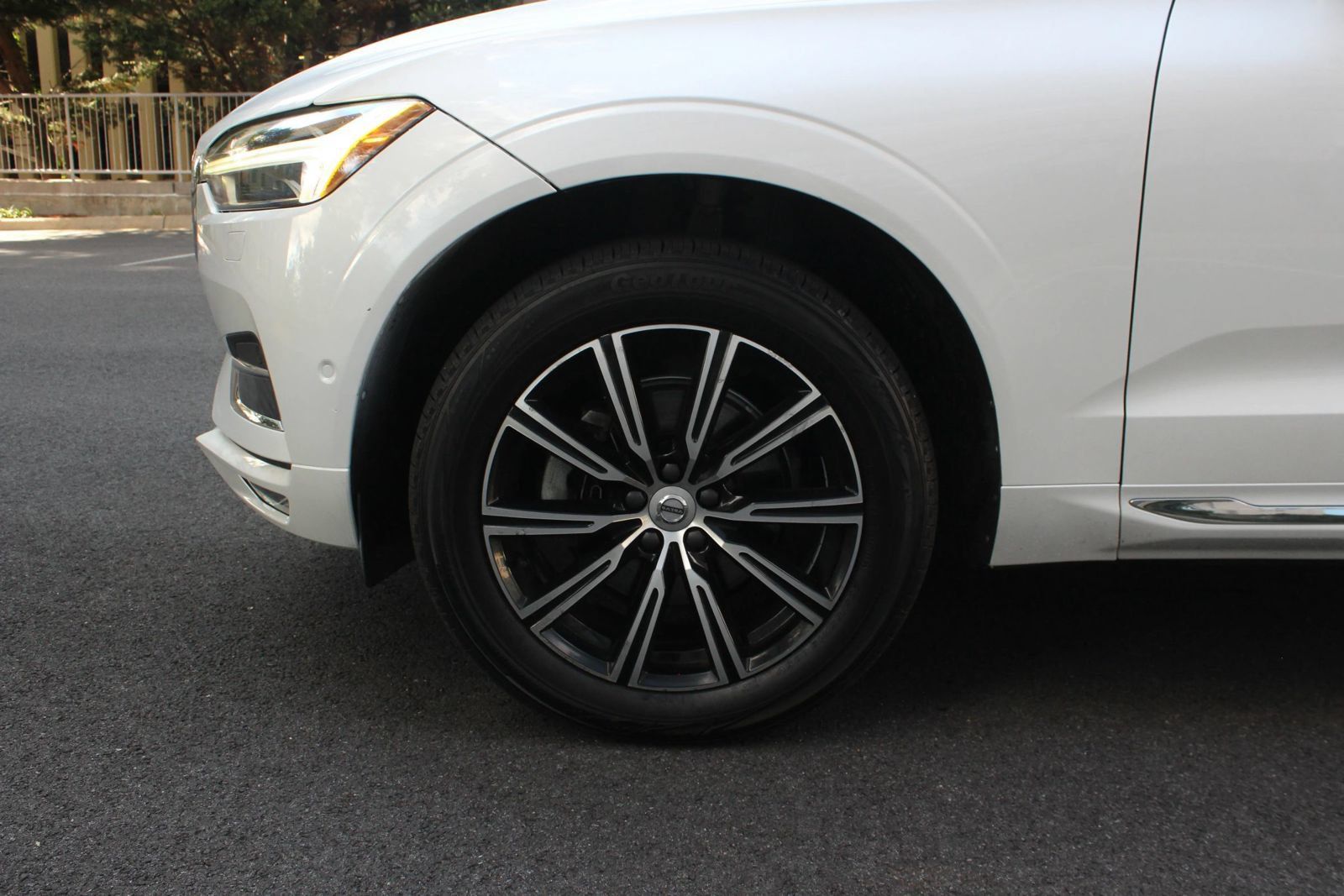 Used 2019 Volvo XC60 T5 Inscription w/ Protection Package Premier AWD/4WD image 11