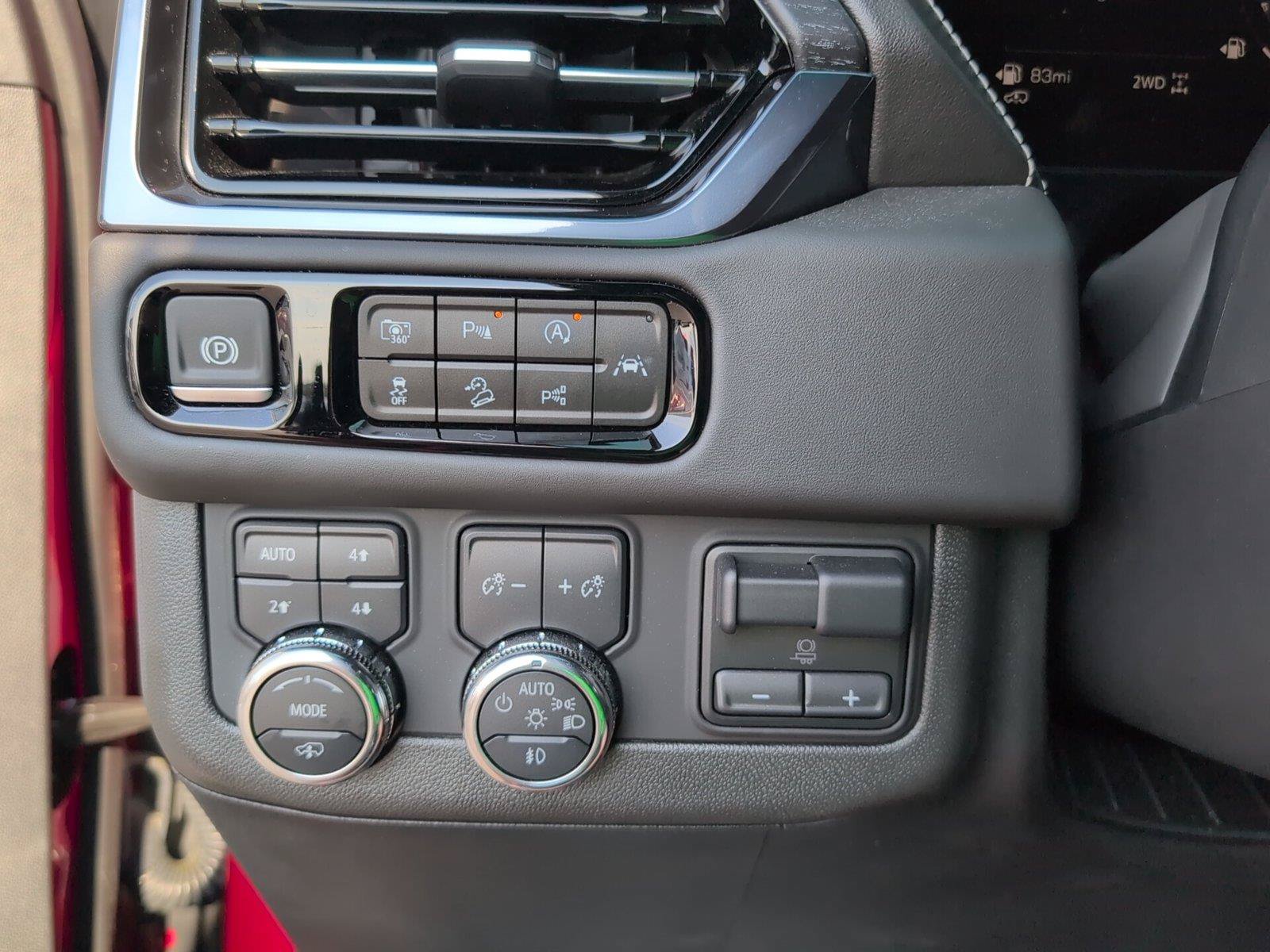 Used 2025 GMC Yukon AT4 Ultimate AWD/4WD image 28