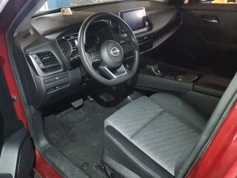 Used 2023 Nissan Rogue SV image 6