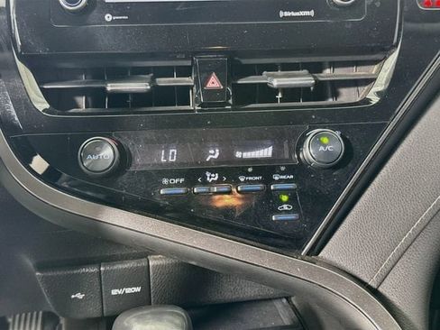 Certified 2021 Toyota Camry SE FWD image 17