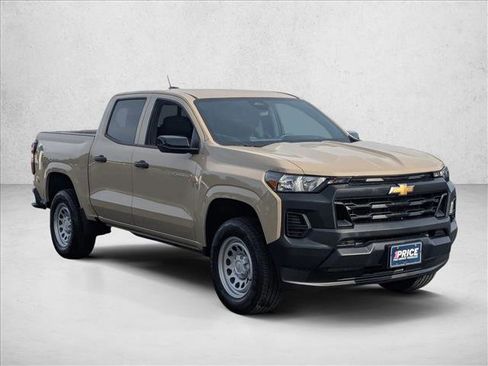 Used 2024 Chevrolet Colorado W/T w/ WT Convenience Package II RWD image 3