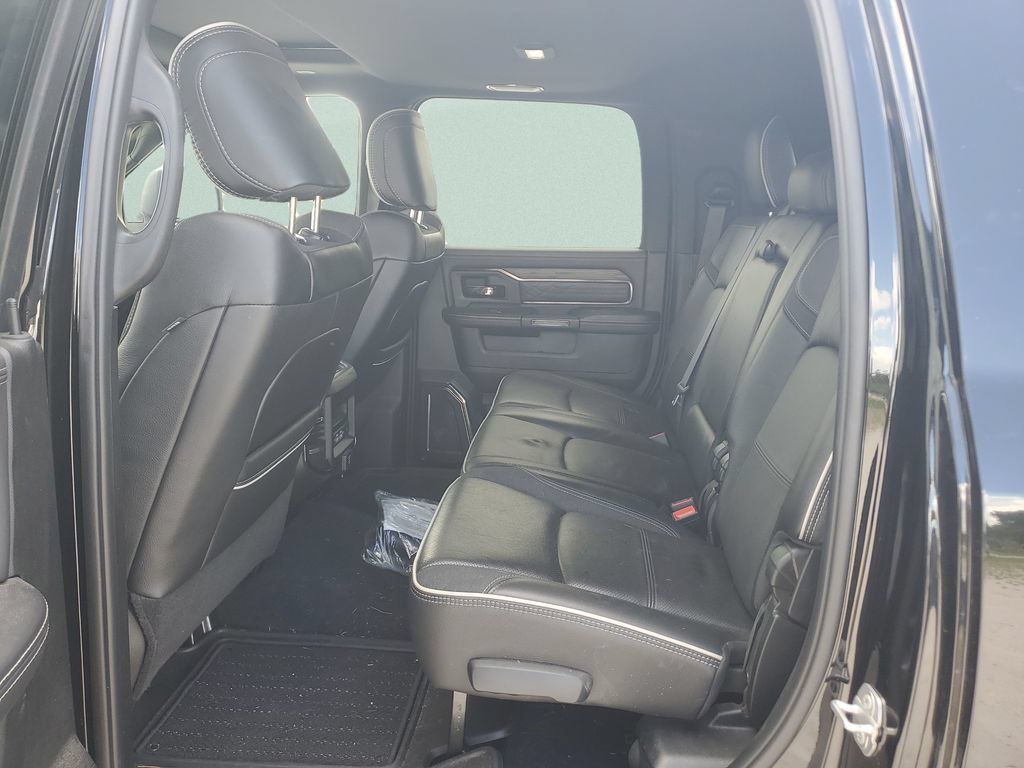 Used 2025 RAM 3500 Limited AWD/4WD image 13
