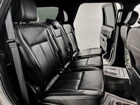 Used 2019 Ford Expedition XLT w/ Equipment Group 202A AWD/4WD image 10