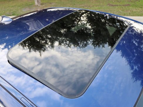 Used 2018 BMW 330i xDrive Sedan image 9