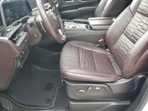 Certified 2024 Cadillac Escalade V w/ LPO, ONYX Package image 34