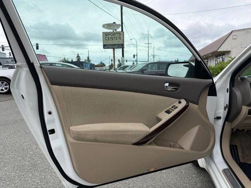 Used 2011 Nissan Altima 2.5 S w/ Convenience Pkg FWD image 9