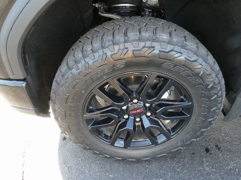 Certified 2025 GMC Sierra 1500 Elevation w/ Preferred Package image 10