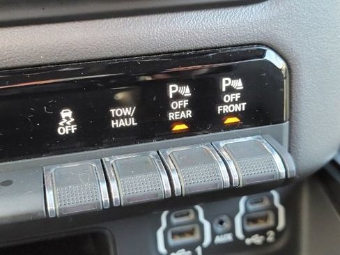 Used 2021 RAM 1500 Big Horn AWD/4WD image 4