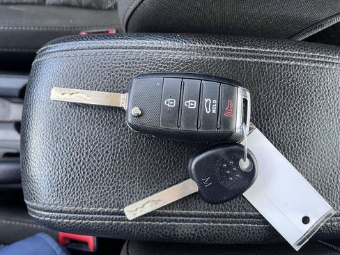 Used 2023 Kia Rio S FWD image 33