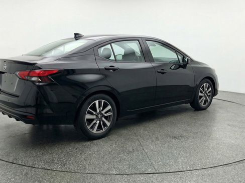 Used 2025 Nissan Versa SV image 9