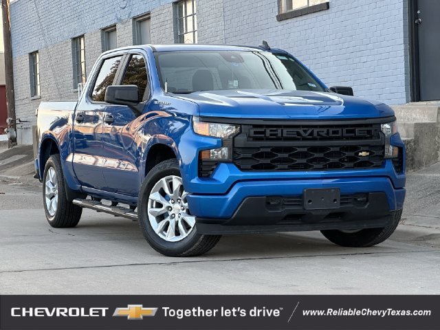 Used 2022 Chevrolet Silverado 1500 Custom RWD image 2