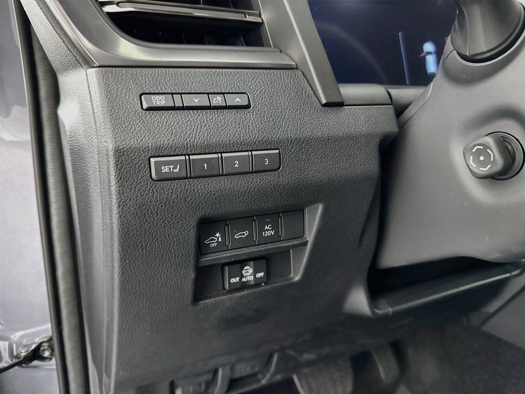 Used 2026 Lexus GX 550 w/ Cold Area Package AWD/4WD image 10