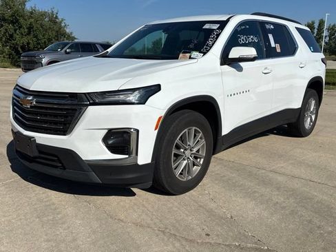 Used 2023 Chevrolet Traverse LT AWD/4WD image 2