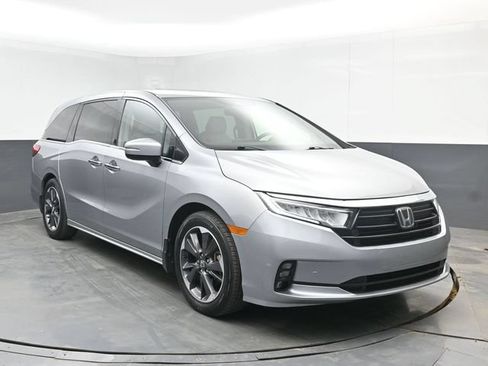 Used 2023 Honda Odyssey Elite image 2