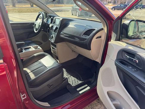 Used 2012 Chrysler Town & Country Touring w/ Entertainment Group #1 image 12