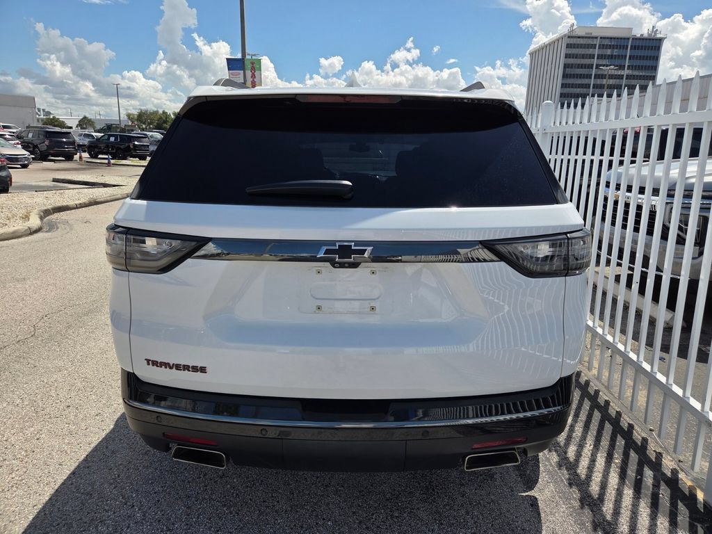 Used 2020 Chevrolet Traverse Premier w/ Redline Edition FWD image 7