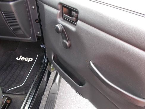 Used 2005 Jeep Wrangler X w/ Rocky Mountain Edition Group AWD/4WD image 20