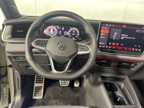 New 2026 Volkswagen Tiguan SE R-Line AWD/4WD image 12