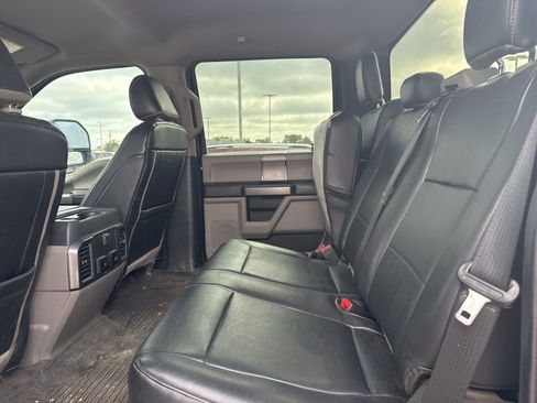 Used 2022 Ford F250 XLT w/ Black Appearance Package AWD/4WD image 9