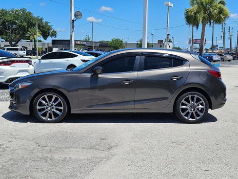 Used 2018 MAZDA MAZDA3 Touring FWD image 4