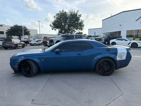 Used 2020 Dodge Challenger SRT Hellcat RWD image 3