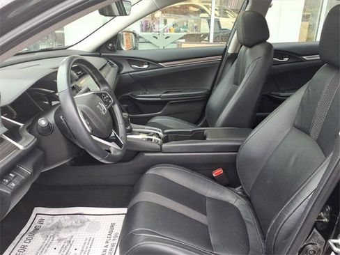 Used 2020 Honda Civic Touring image 3