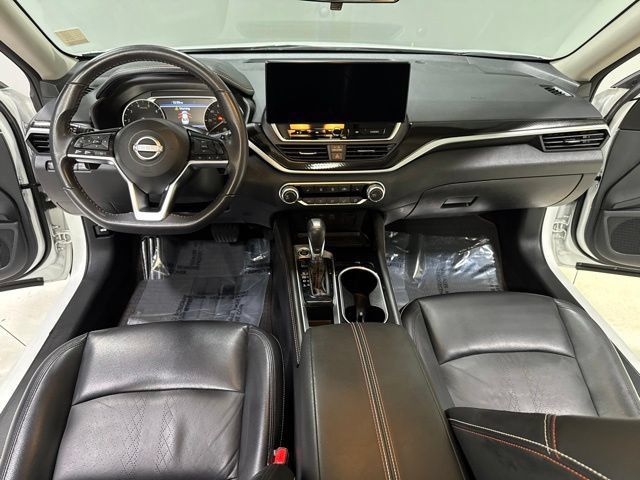 Used 2023 Nissan Altima 2.5 SR w/ SR Premium Package FWD image 3