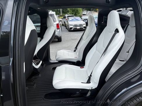 Used 2024 Tesla Model X AWD/4WD image 11