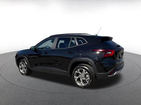 Used 2025 Chevrolet Trax LT image 10