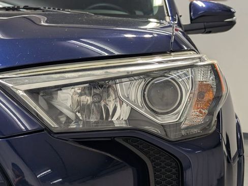 Used 2020 Toyota 4Runner SR5 Premium w/ Moonroof Package image 30