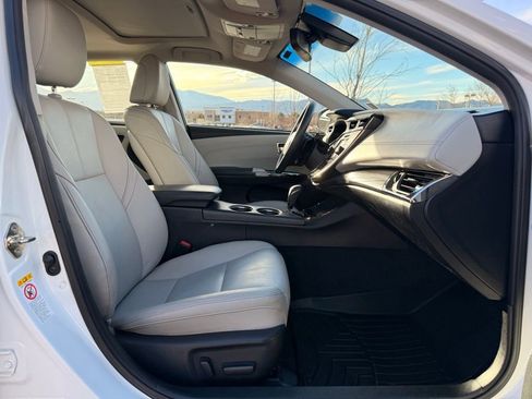 Used 2018 Toyota Avalon XLE Premium image 29