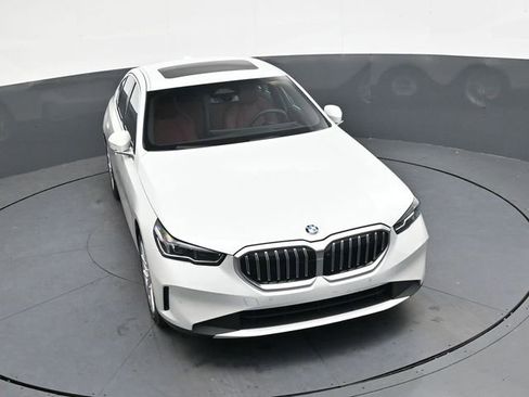 Used 2025 BMW 530i xDrive w/ Premium Package image 25