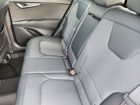 Certified 2024 Kia Niro EX image 10