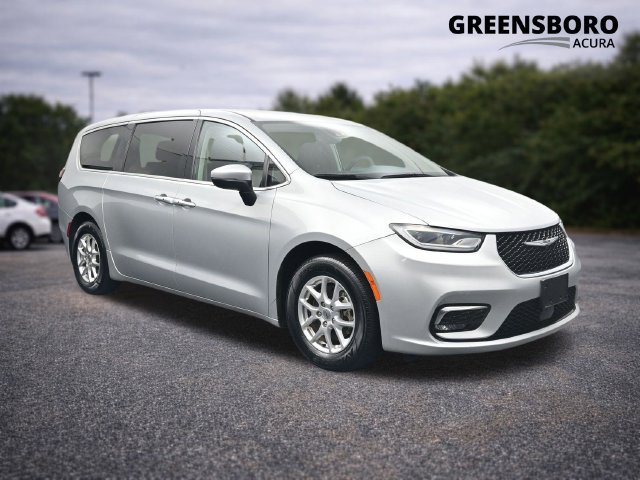 Used 2023 Chrysler Pacifica Touring-L FWD 360° Tour