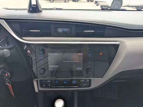 Used 2019 Toyota Corolla LE image 12