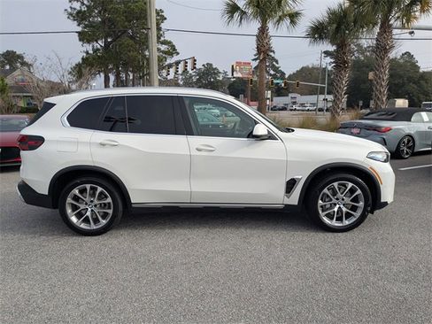 Used 2024 BMW X5 xDrive40i w/ Premium Package image 4